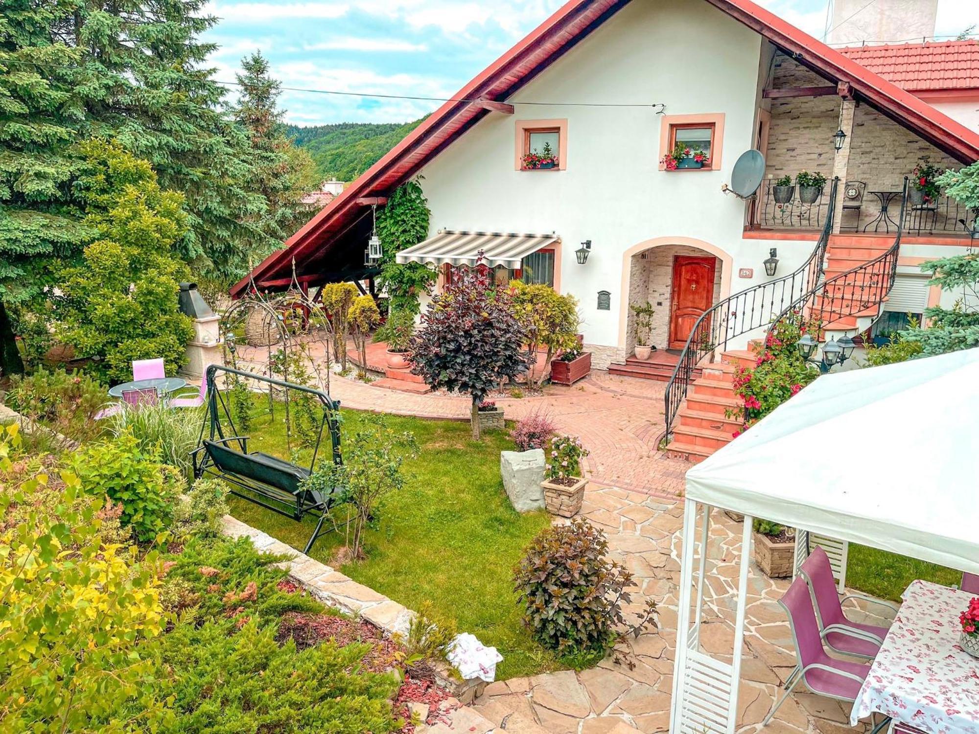 Forrest House Jacuzzi & Sauna Ясениця Екстер'єр фото